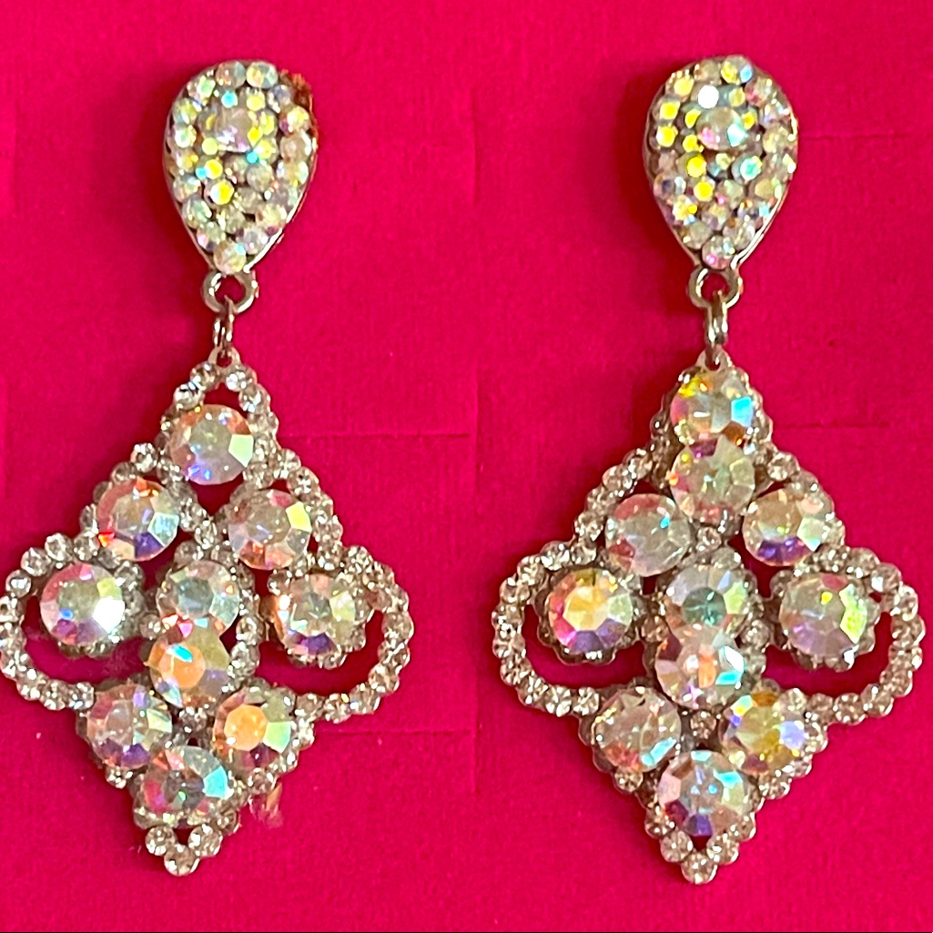 Ab Crystal Cluster Pageant Earrings 35$